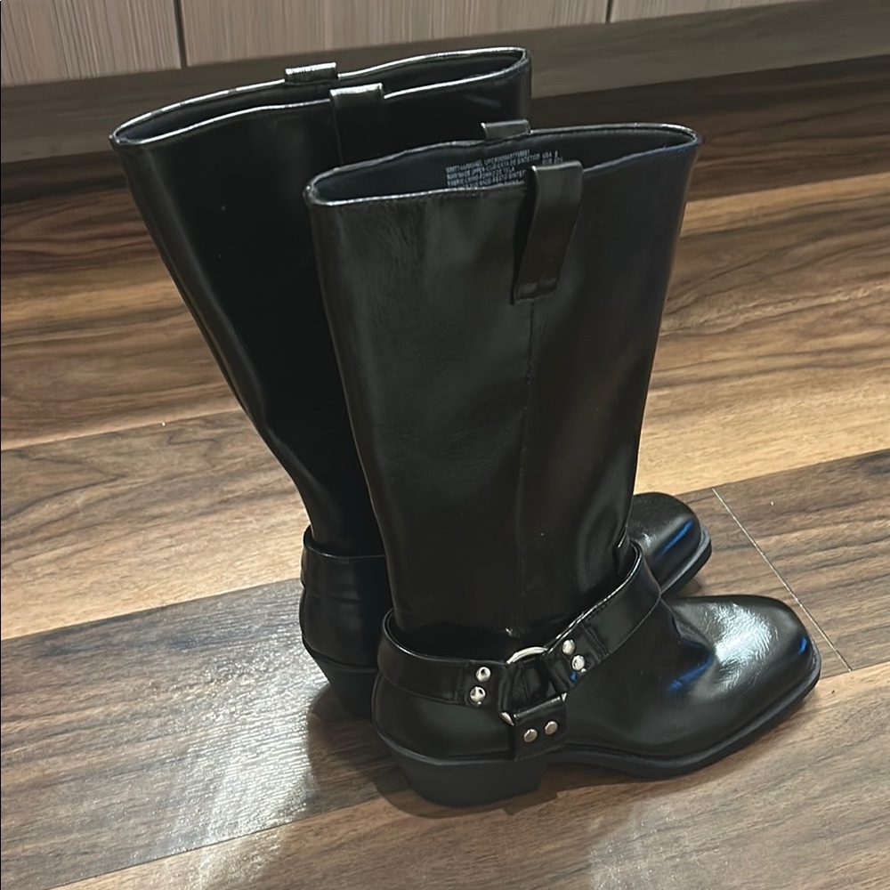 Time and Tru Black Heeled Boots